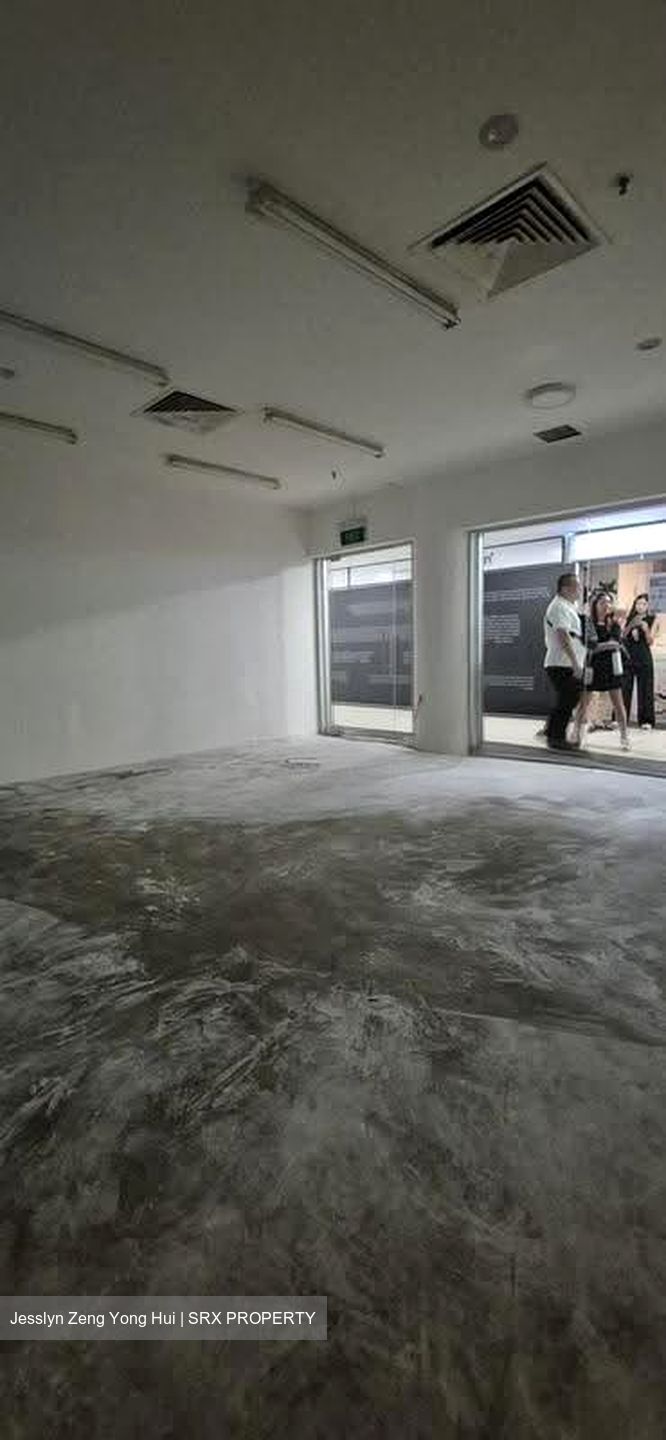 Roxy Square (D15), Retail #610070691